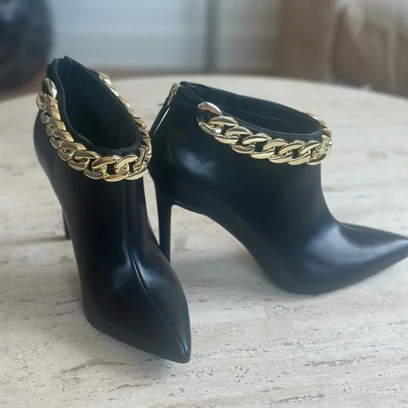 INC ( Macys) Vegan leather w/ gold chain bootie size 8 - Picture 5 of 6